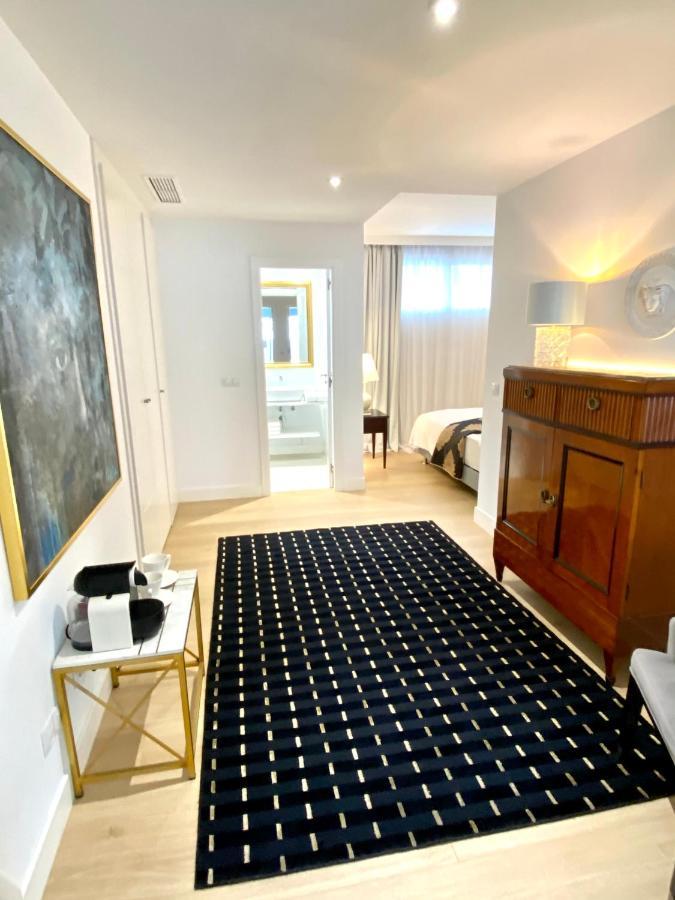Mondrian Luxury & Villa